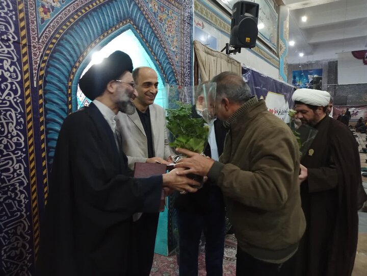 تصاویر/ نمازعبادی سیاسی جمعه کاشان