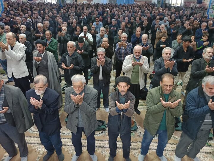 تصاویر/ نمازعبادی سیاسی جمعه کاشان