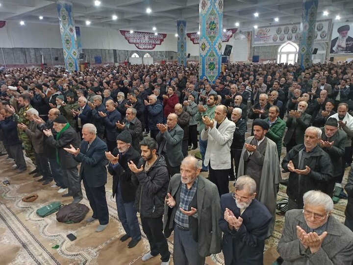 تصاویر/ نمازعبادی سیاسی جمعه کاشان