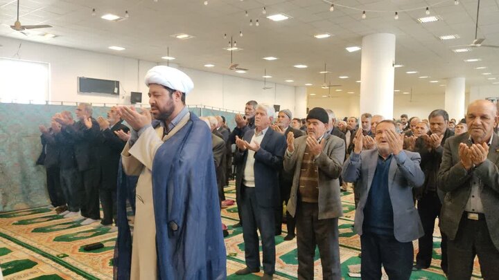 تصاویر/ اقامه نماز جمعه شهر کشکوئیه