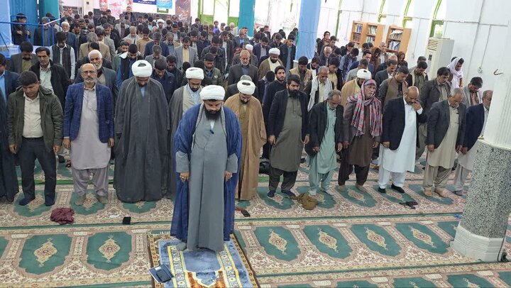 تصاویر/ اقامه نماز جمعه شهر ریگان