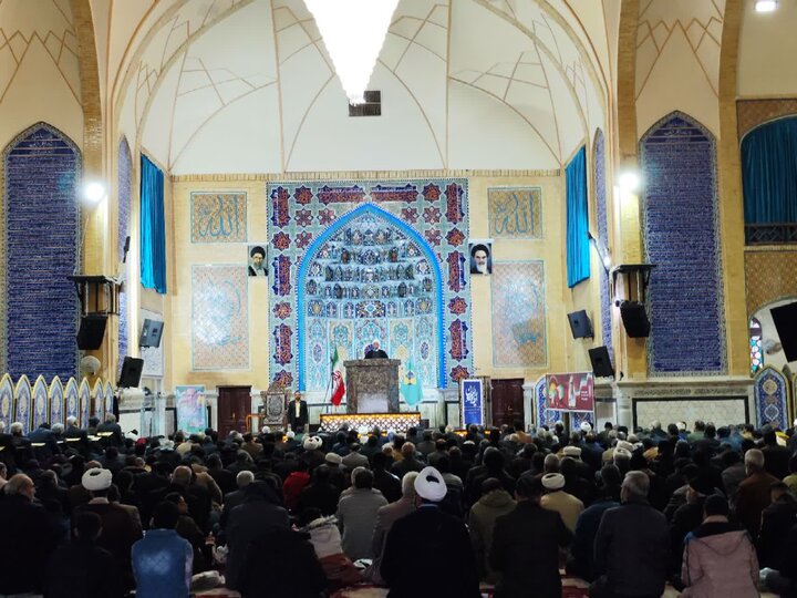 تصاویر/ اقامه نماز جمعه شهر بم