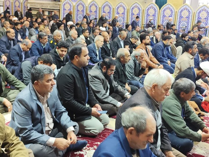 تصاویر/ اقامه نماز جمعه شهر بم