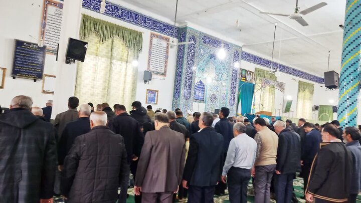 تصاویر/ اقامه نماز جمعه شهر بهرمان