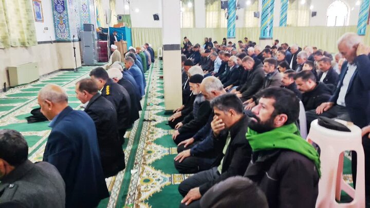 تصاویر/ اقامه نماز جمعه شهر بهرمان