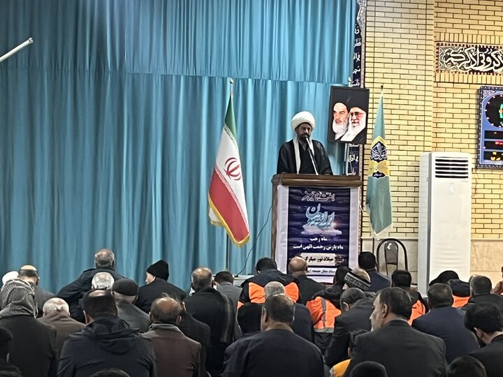 تصاویر/ اقامه نماز جمعه در شهرستان ایوان