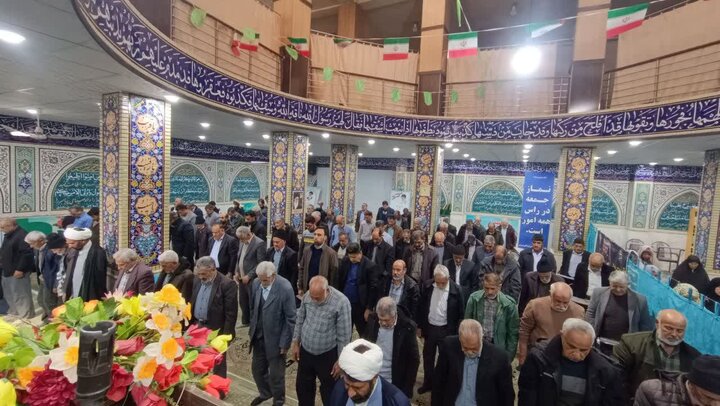 تصاویر/ اقامه نماز جمعه شهر پاریز