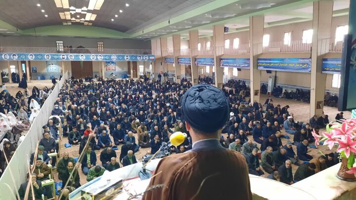 تصاویر/اقامه نماز عبادی سیاسی جمعه در مصلی خمین