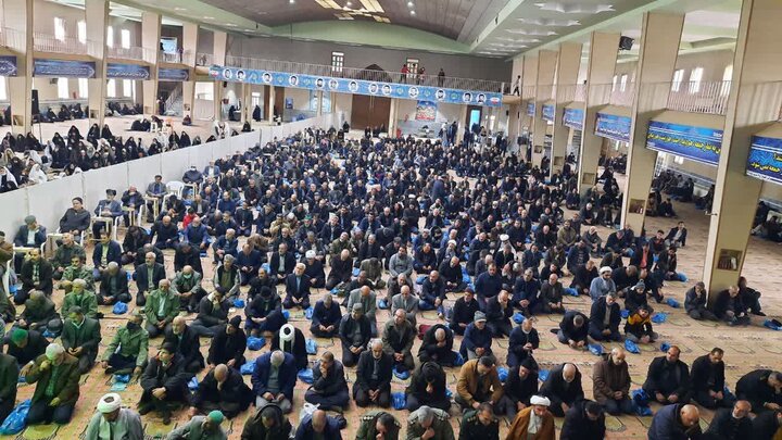 تصاویر/اقامه نماز عبادی سیاسی جمعه در مصلی خمین