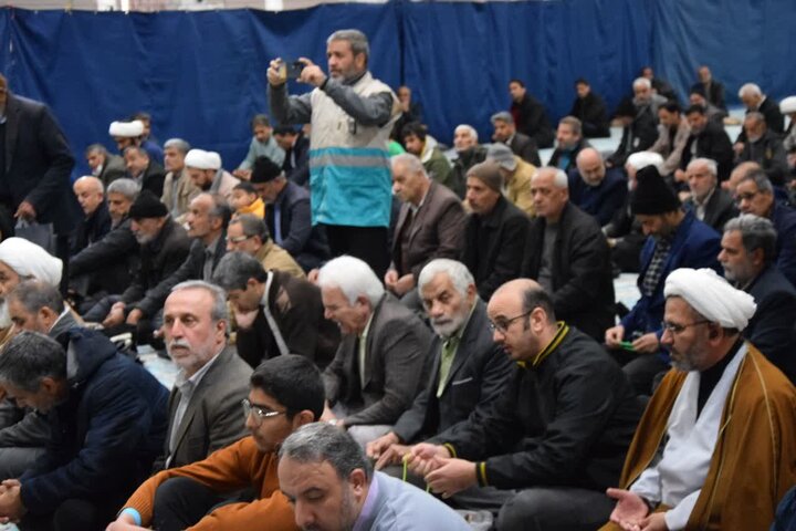 تصاویر/ نمازجمعه عبادی سیاسی جمعه آران وبیدگلتصاویر/