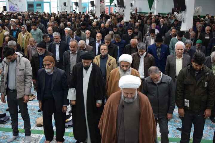 تصاویر/ نمازجمعه عبادی سیاسی جمعه آران وبیدگلتصاویر/
