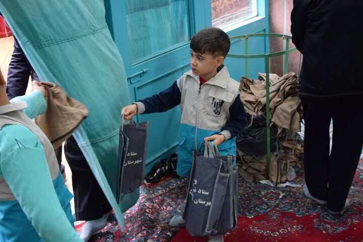 تصاویر/ نمازجمعه عبادی سیاسی جمعه آران وبیدگلتصاویر/