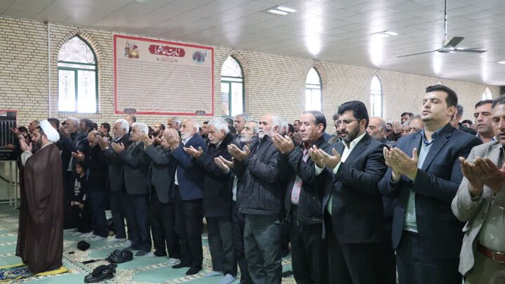 تصاویر/ اقامه نماز جمعه شهر زیدآباد