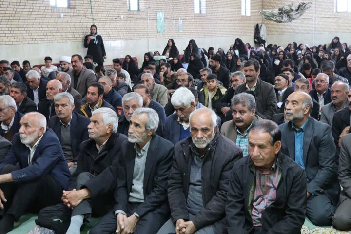 تصاویر/ اقامه نماز جمعه شهر زیدآباد