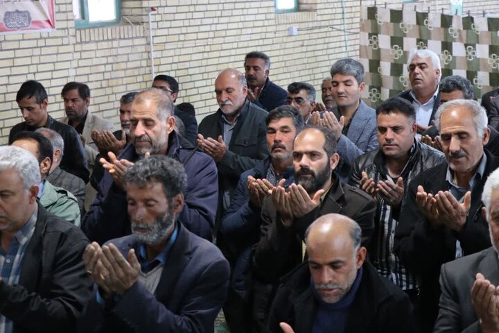 تصاویر/ اقامه نماز جمعه شهر زیدآباد