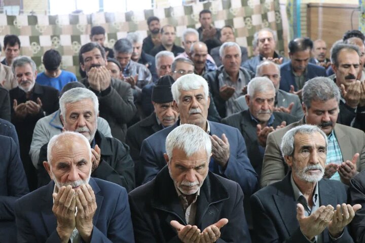 تصاویر/ اقامه نماز جمعه شهر زیدآباد