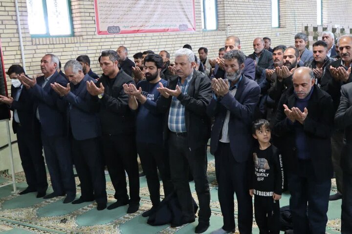 تصاویر/ اقامه نماز جمعه شهر زیدآباد