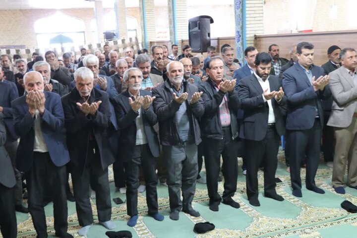 تصاویر/ اقامه نماز جمعه شهر زیدآباد