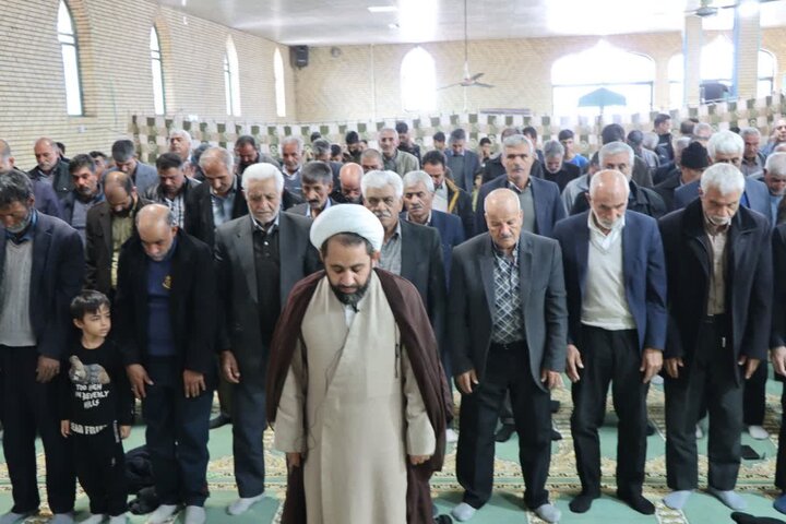 تصاویر/ اقامه نماز جمعه شهر زیدآباد