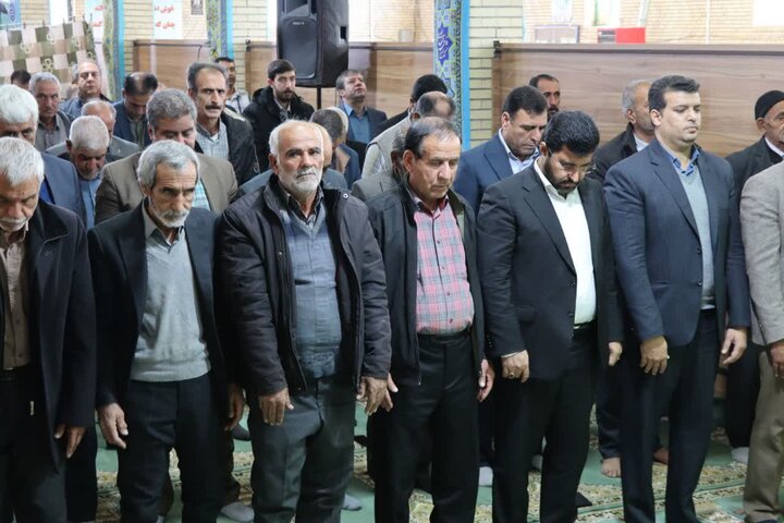 تصاویر/ اقامه نماز جمعه شهر زیدآباد