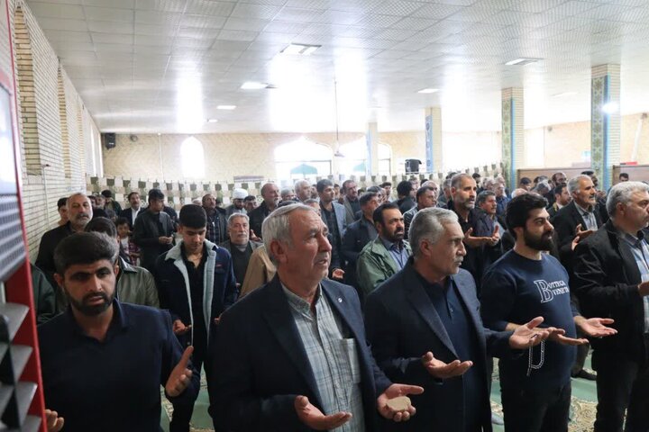 تصاویر/ اقامه نماز جمعه شهر زیدآباد