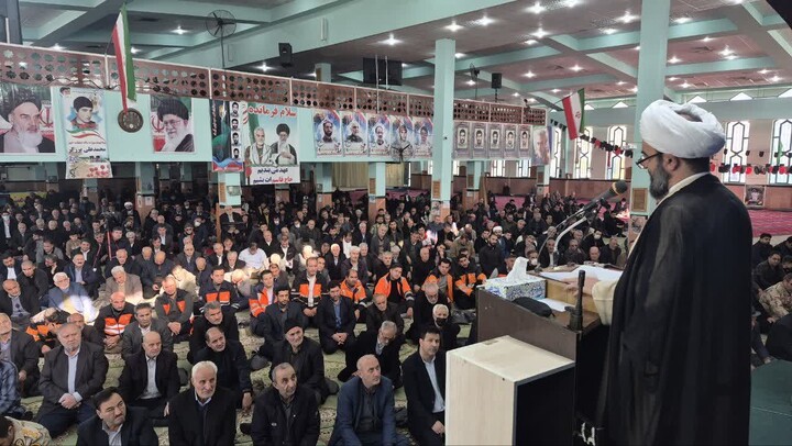 تصاویر/ اقامه نماز جمعه شهرستان پارس آباد