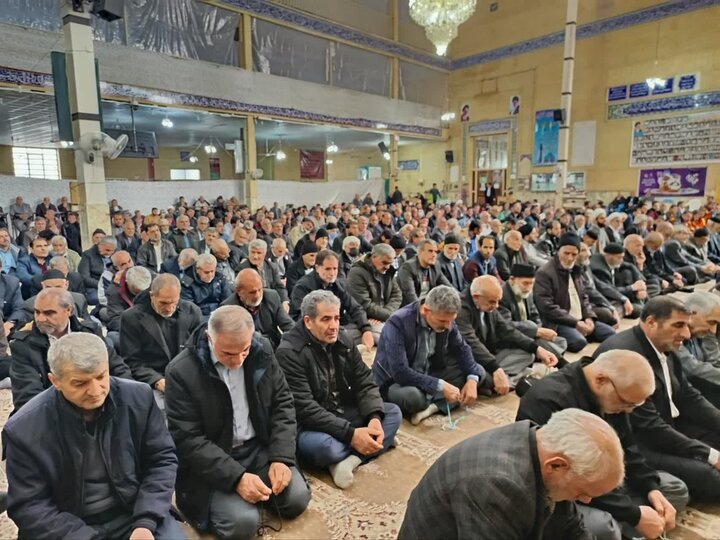 تصاویر / اقامه نماز جمعه در مصلی های شهرستان های استان همدان