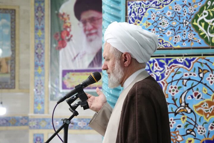 تصاویر / اقامه نماز جمعه در مصلی های شهرستان های استان همدان