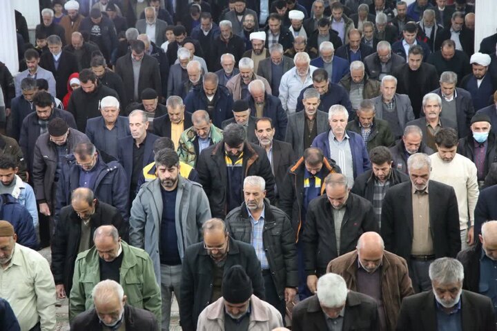 تصاویر / اقامه نماز جمعه در مصلی های شهرستان های استان همدان