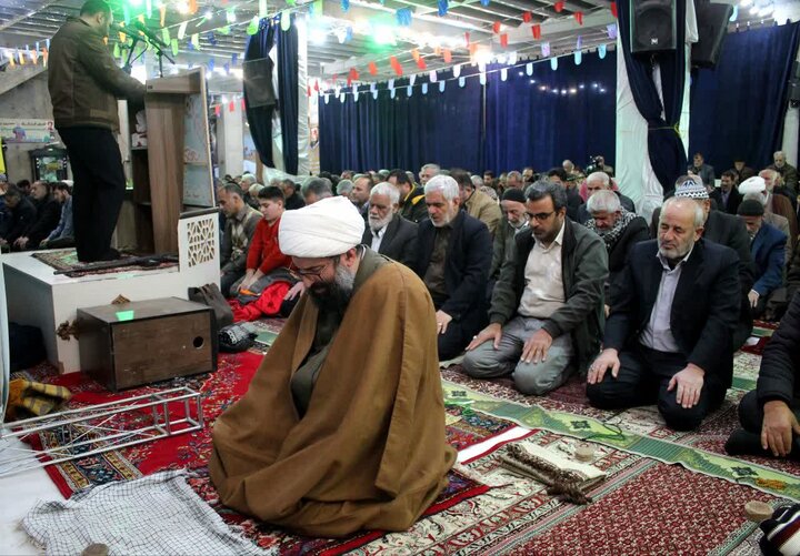 تصاویر / اقامه نماز جمعه در مصلی های شهرستان های استان همدان