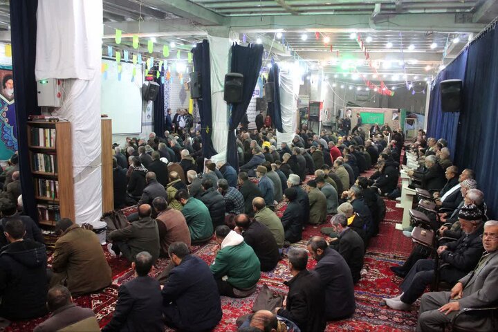 تصاویر / اقامه نماز جمعه در مصلی های شهرستان های استان همدان