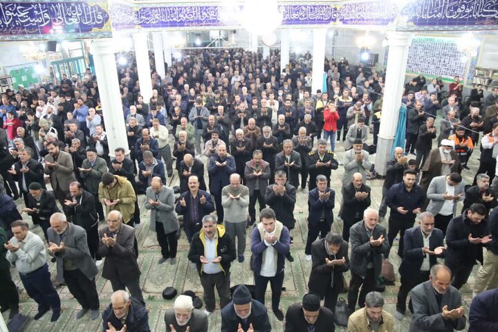تصاویر / اقامه نماز جمعه در مصلی های شهرستان های استان همدان