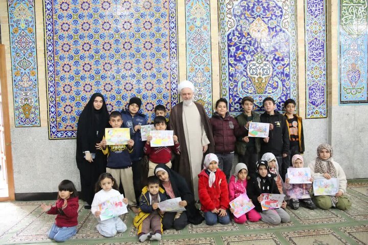 تصاویر / اقامه نماز جمعه در مصلی های شهرستان های استان همدان