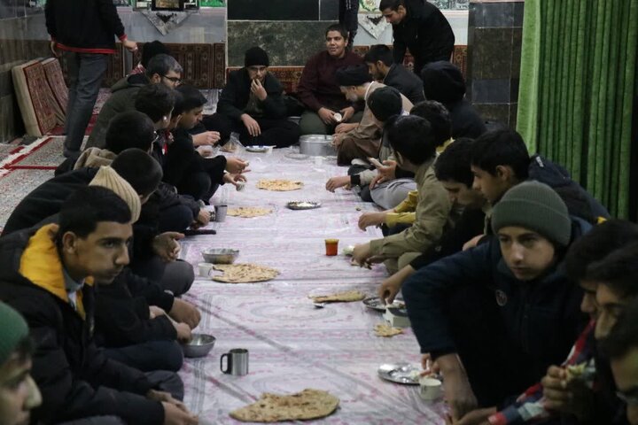 برنامه هفتگی طلاب مدرسه علمیه محمودیه کرمان.