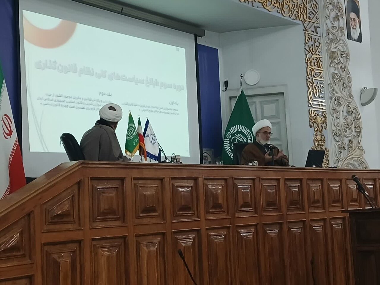 حوزه‌های علمیه در قانون‌گذاری نقش اساسی دارند