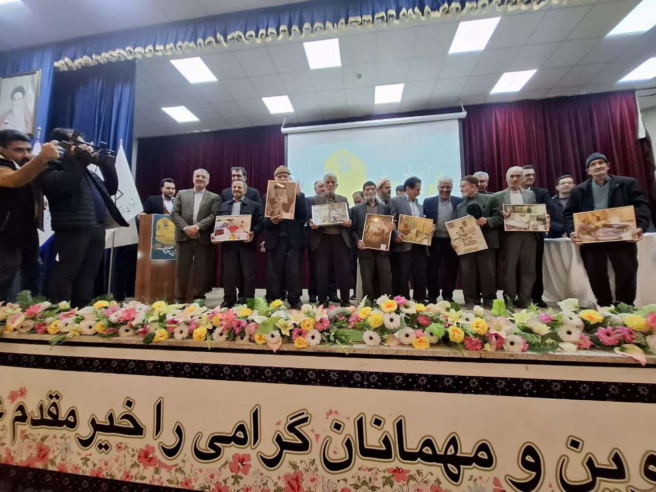 آیین رونمایی از کتاب و تمبر جشنواره ملی «ویگل؛ تمدن سرزمین آفتاب» برگزار شد + تصاویر