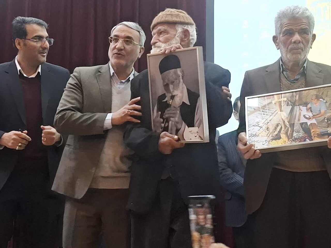 آیین رونمایی از کتاب و تمبر جشنواره ملی «ویگل؛ تمدن سرزمین آفتاب» برگزار شد + تصاویر