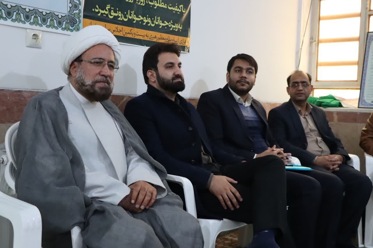 تصاویر/ آئین افتتاحیه کانون یاریگران زندگی در دبیرستان دخترانه رضوانی شهرستان اشکذر