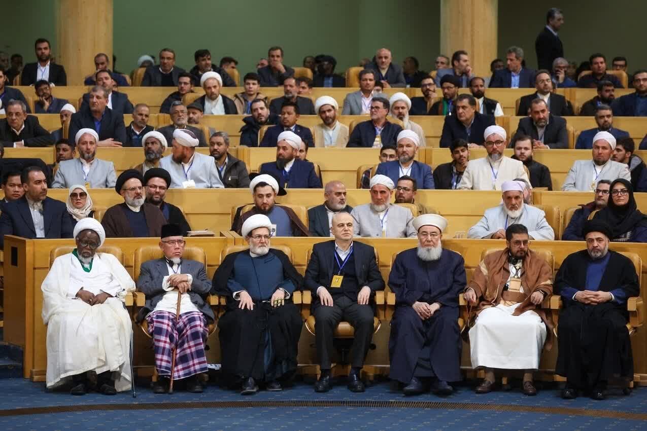 Kiongozi wa Harakati ya Kiislamu Nigeria, Sheikh Ibraheem Zakzaky, Atunukiwa Tuzo ya Dunia ya Imam Khomeini + Picha