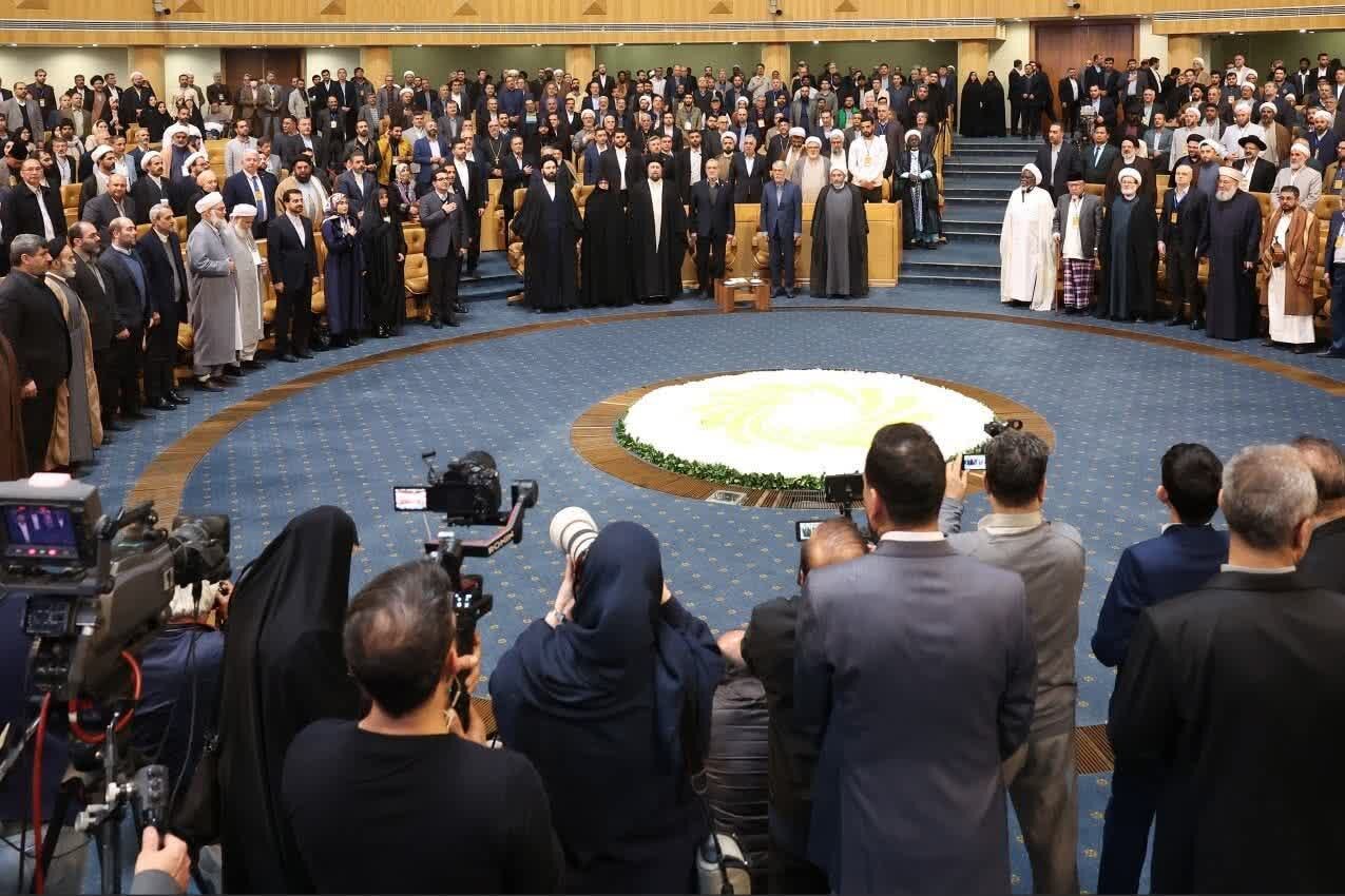 Kiongozi wa Harakati ya Kiislamu Nigeria, Sheikh Ibraheem Zakzaky, Atunukiwa Tuzo ya Dunia ya Imam Khomeini + Picha