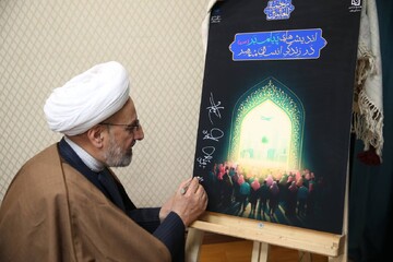 ادبیات دینی با قالب‌های نوین رسانه‌ای بازتولید شود+تصاویر