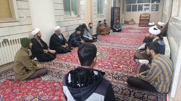 کارگاه مهارت‌های تحصیلی با تأکید بر معنویت و خودشناسی در خمین