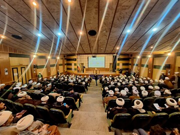 همایش ائمه جماعات استان قم در مدرسه علمیه معصومیه برگزار شد