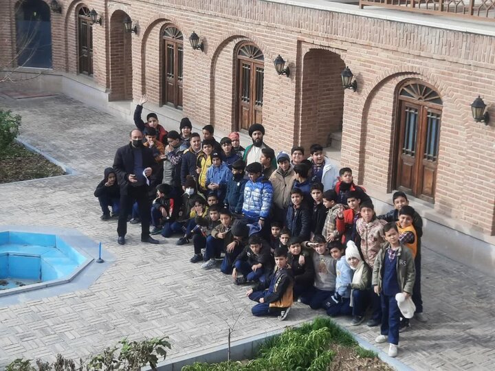 تصاویر /قدم در فضای معنوی مدرسه علمیه صالحیه  با حضور دانش آموزان