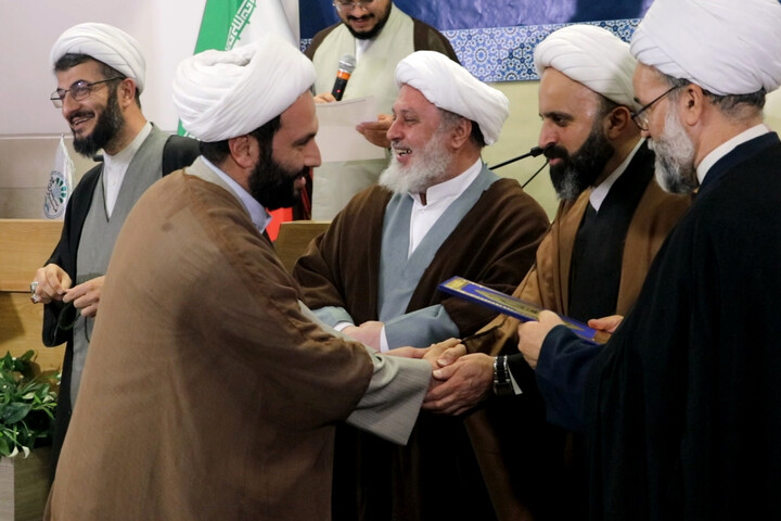 تصاویر/ آیین گرامی‌داشت هفته پژوهش و رونمایی از آثار جدید مؤسسه آموزشی، پژوهشی و بین‌المللی سراج منیر توحید