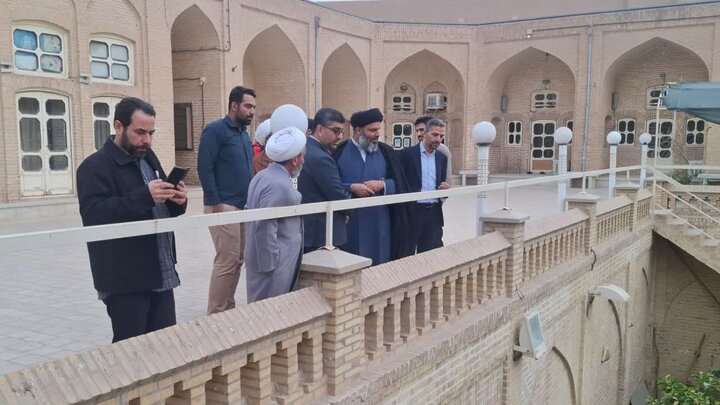 تصاویر/ بازدید و اخذ تصمیمات جهت تسریع در تکمیل پروژه‌های عمرانی، مرمت و نگهداری از مدارس علمیه استان یزد
