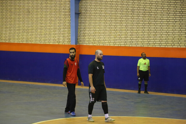 تصاویر/مدرسه علمیه آیت الله قاضی(ره) دزفول قهرمان مسابقات فوتسال جشنواره فرهنگی ورزشی مدارس علمیه استان خوزستان شد.