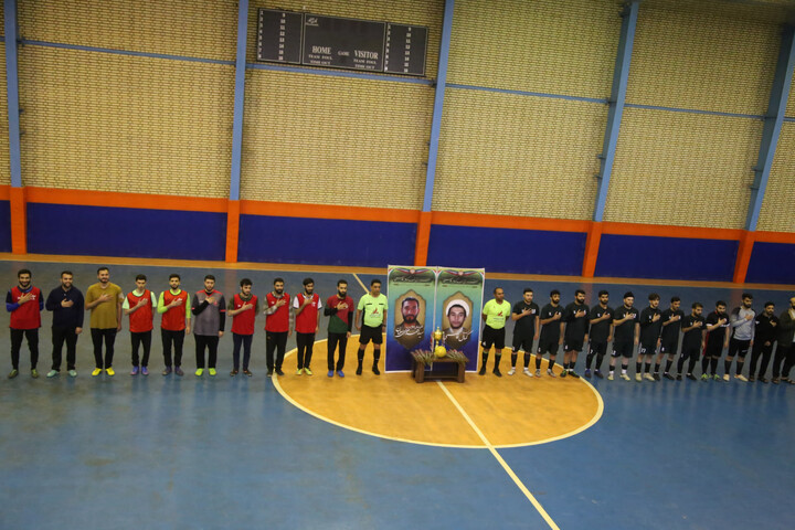 تصاویر/مدرسه علمیه آیت الله قاضی(ره) دزفول قهرمان مسابقات فوتسال جشنواره فرهنگی ورزشی مدارس علمیه استان خوزستان شد.