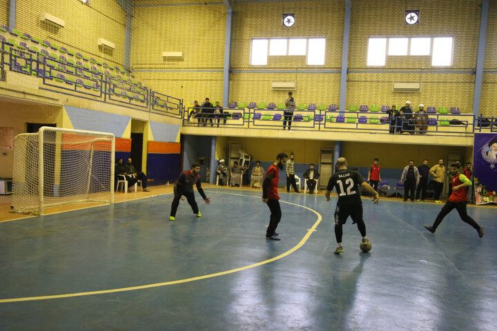 تصاویر/مدرسه علمیه آیت الله قاضی(ره) دزفول قهرمان مسابقات فوتسال جشنواره فرهنگی ورزشی مدارس علمیه استان خوزستان شد.