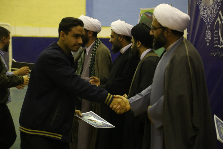 مدرسه علمیه آیت الله قاضی(ره) دزفول قهرمان مسابقات والیبال جشنواره فرهنگی ورزشی مدارس علمیه استان خوزستان شد.